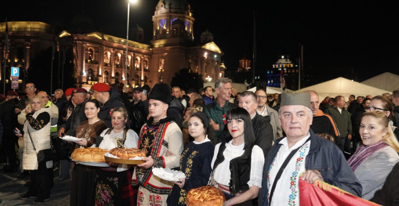 Ispred Skupštine Srbije završen doček Srba sa KiM