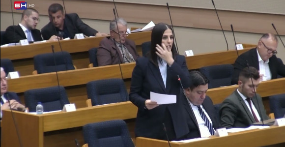 Kako vladajući izvlače novac to nema nigdje (VIDEO)