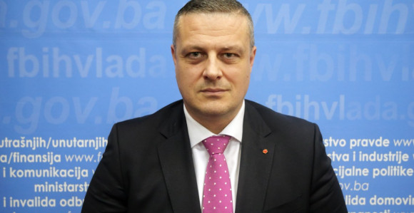 Mijatoviću oduzet telefon, sumnja na namješten tender?