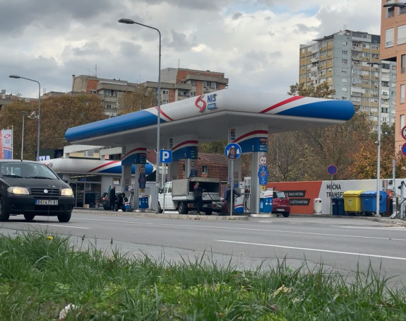 „Navikli smo na sankcije“ - Građani prate situaciju u NIS-u