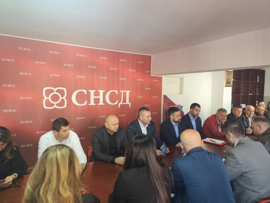 Hoće li SNSD doživjeti sudbinu DS-a u Srbiji?