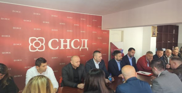 Hoće li SNSD doživjeti sudbinu DS-a u Srbiji?