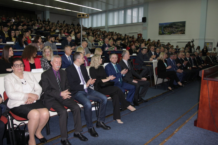 Režim ućutkao akademike, dekane, profesore i studente