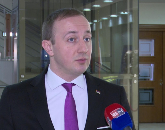 Moramo zaustaviti lažne patriote u rasprodaji Srpske