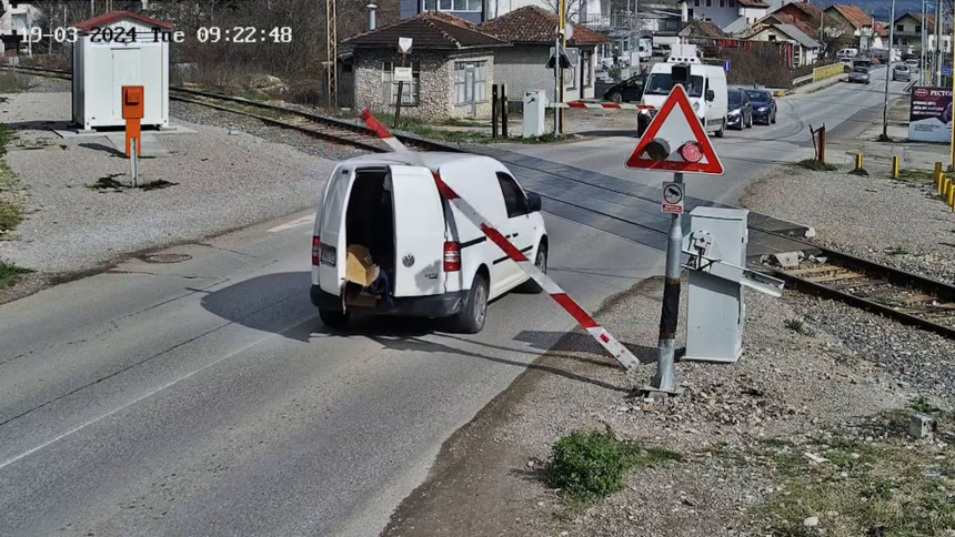 Polomljeno šest rampi na pružnim prelazima u Srpskoj