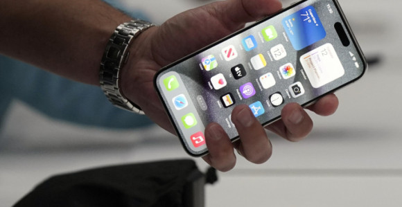 Epl nudi brendiranu "čarapu za ajfon" po cijeni od 230 $