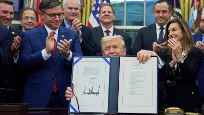 Tramp: Okončana istorijska blokada vlade duga 43 dana