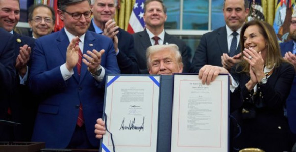 Tramp: Okončana istorijska blokada vlade duga 43 dana