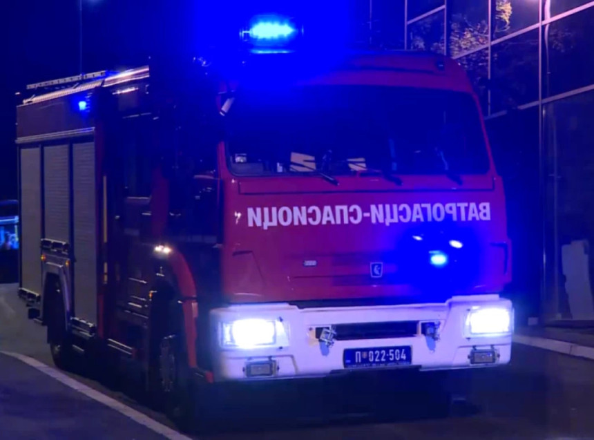 Београд: Горјеле бараке, једна особа страдала у пожару