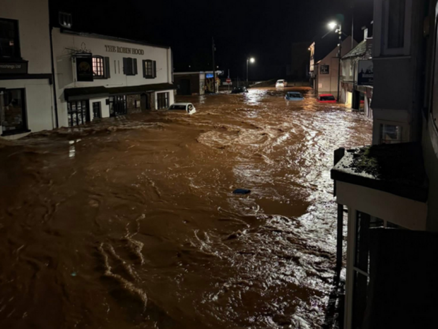Олуја изазвала хаос широм Европе, има мртвих (ВИДЕО)