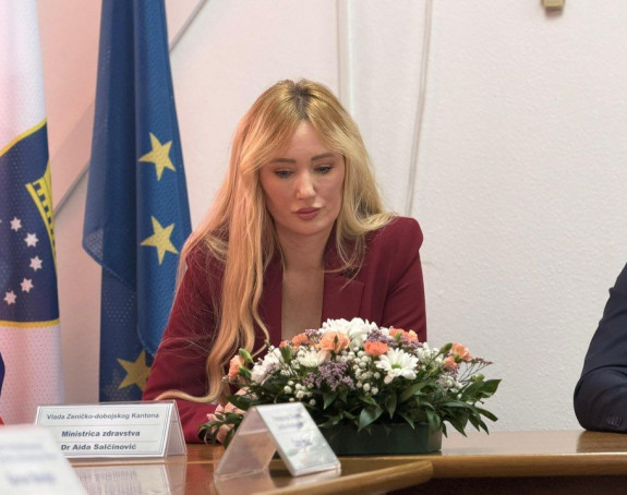 Ko je političarka iz BiH - U toaletu ugrađivala filere?