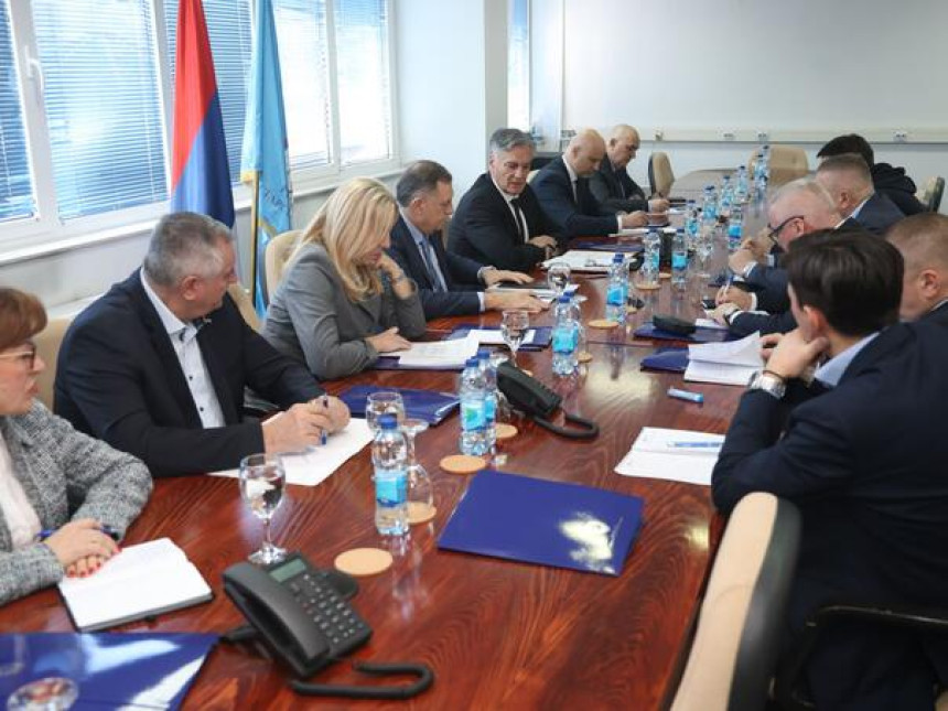 СНСД-ова власт заробила институције и разорила привреду