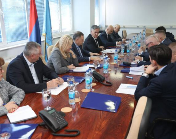 СНСД-ова власт заробила институције и разорила привреду