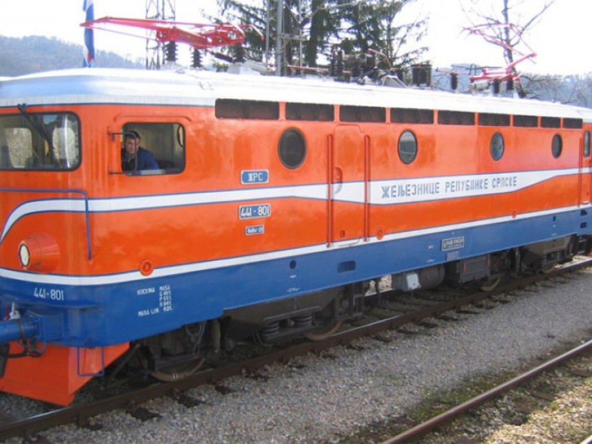 Vozovi u Srpskoj stali zbog dva centimetra snijega