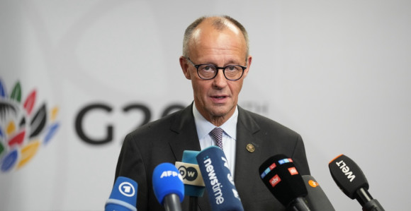 Merc predočio Trampu: Evropa mora da bude dio procesa 