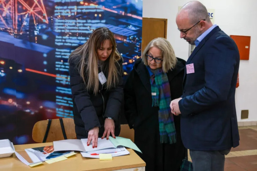 Ginkel u I. Sarajevu razgovarao s osobljem na biračkim mjestima