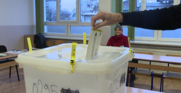 IZŠ SDS-a: U Bijeljini do podne izašlo 15,36% birača