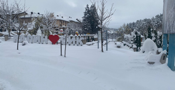 U Kalinoviku snijeg do pola metra, zametena neka biračka mjesta