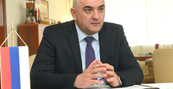 Minić dobio kritike, poražen i u kraju i na glasačkom mjestu