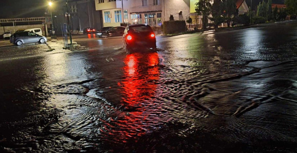 Poplave u Bugojnu, nekoliko kuća već poplavljeno