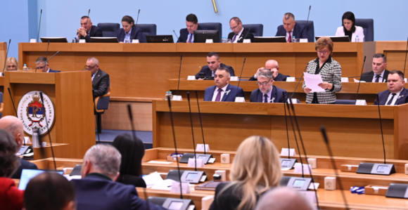Poslanici po hitnoj proceduri o rebalansu RS (UŽIVO)