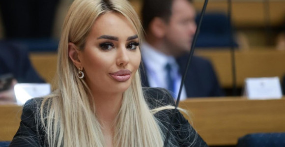 Poslanik Nikolina Šljivić promijenila dres i odmah dobila funkciju