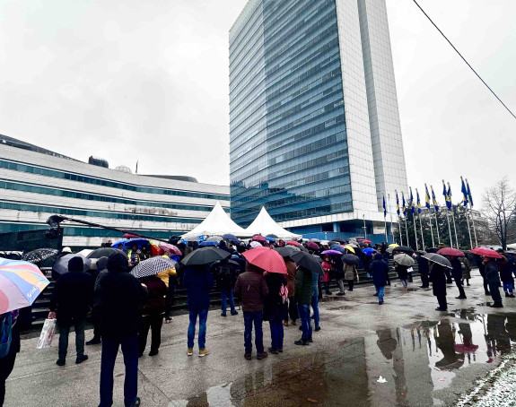 Protest radnika JS BiH, uputili su i zahtjeve vlasti