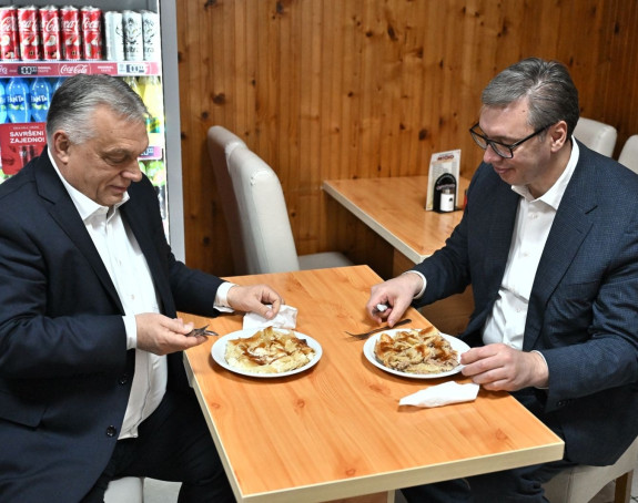Aleksandar Vučić i Viktor Orban jeli burek u Subotici