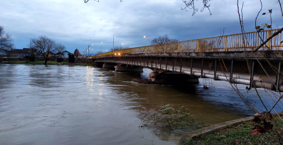 Oblačno i hladno, očekuje se kiša, susnježica i snijeg