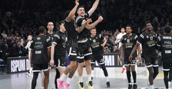 Okupljanje igrača Partizana, ko će voditi trening