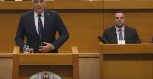 I Minić, kao i Višković krije kreditora kao zmija noge