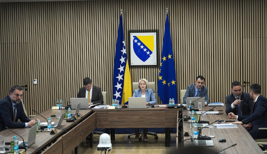 Propala sjednica, ništa od pregovarača i EU zakona