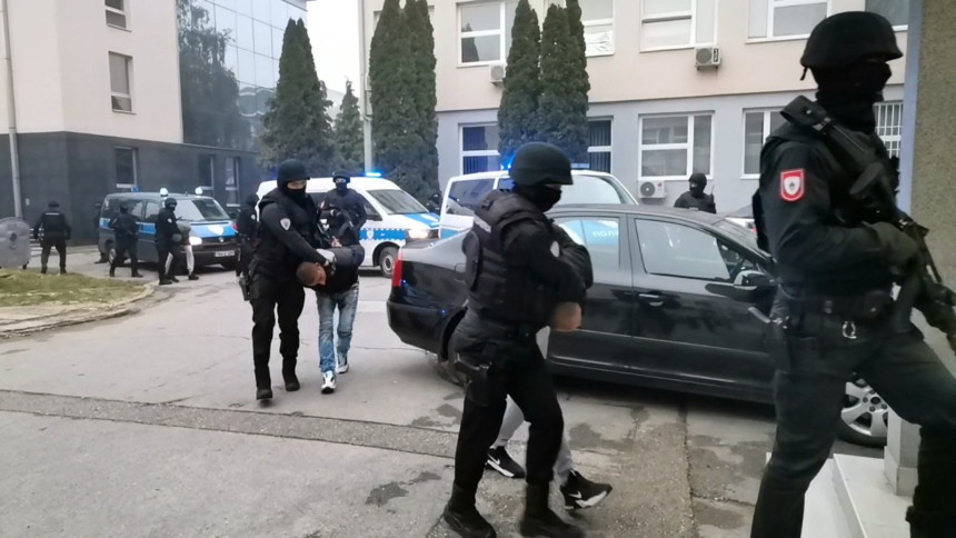 Optuženo 20 lica zbog šverca droge i paljevine automobila