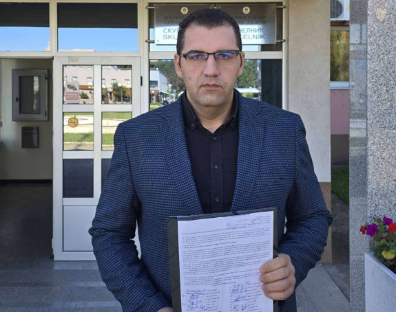 Други дијеле бесплатне уџбенике, а у Угљевику се обуставља настава због хладних радијатора