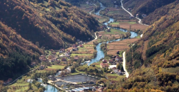 U potrazi za zlatom u Jezeru buše tokom noći i pod reflektorima
