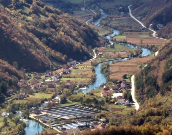 U potrazi za zlatom u Jezeru buše tokom noći i pod reflektorima