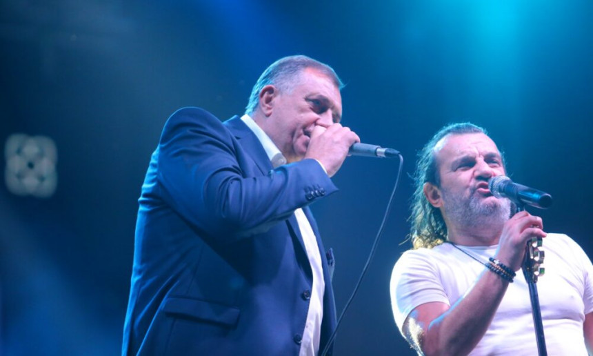 Aca Lukas tvrdi da mu je Dodik nacrtao metu na čelu