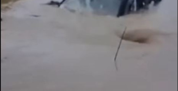 Velike poplave u Grčkoj, zatvoreni putevi i škole