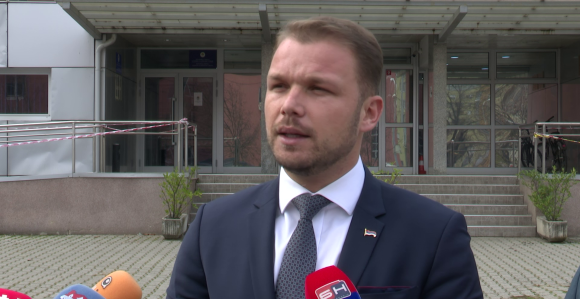 Dok oni prebacuju odgovornost, Srpska tone u mrak!