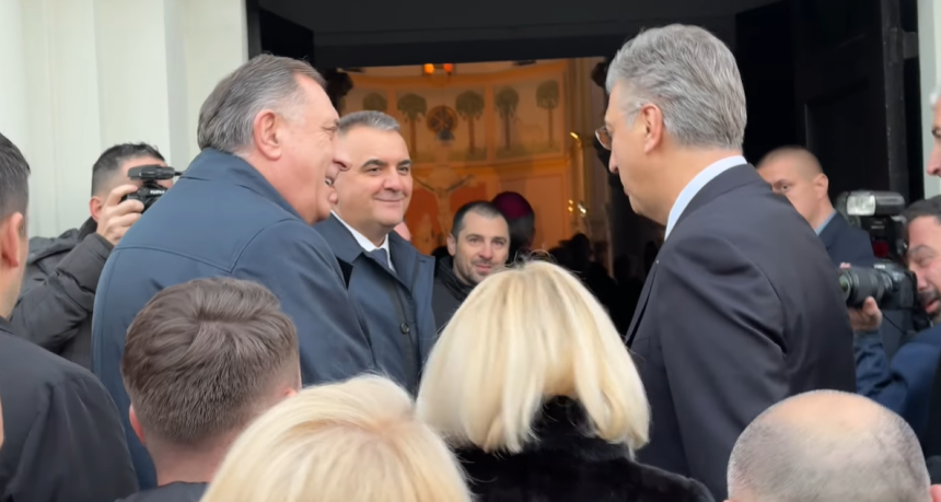 Да је Вучић прешао нелегално границу БиХ дигла би се кука и мотика