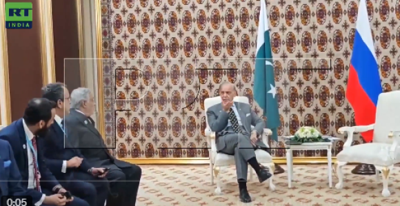 Premijer Pakistana upao na sastanak Putina i Erdogana