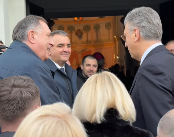 Da je Vučić prešao nelegalno granicu BiH digla bi se kuka i motika