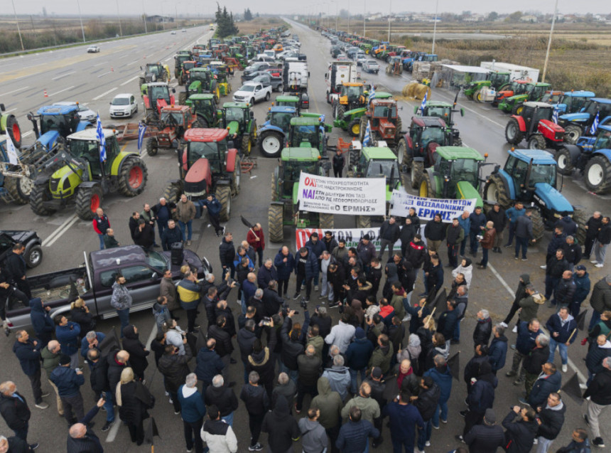 Grčki poljoprivrednici odbili razgovor sa Micotakisom
