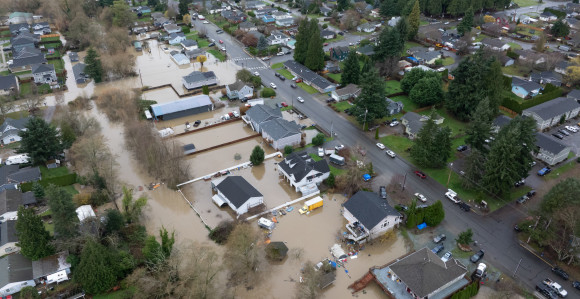 Država Vašington procjenjuje štetu od poplava, objavljeno upozorenje na novu oluju