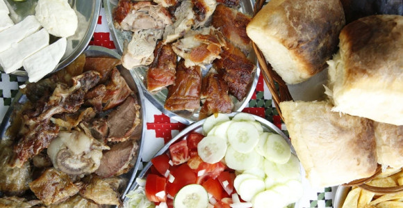 Koliko se 'protežemo' za vaskršnju trpezu?