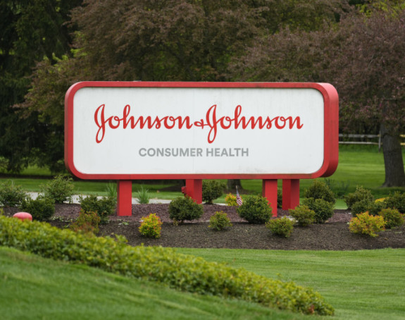 Džonsons mora da plati 40 miliona $, puder izazvao rak?