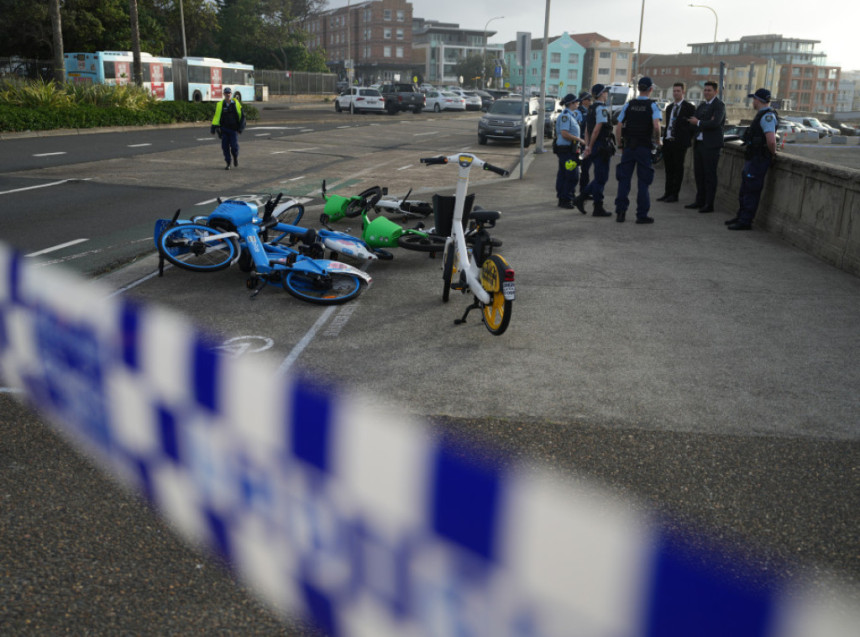 Полиција не трага за трећим, нападачи су отац и син