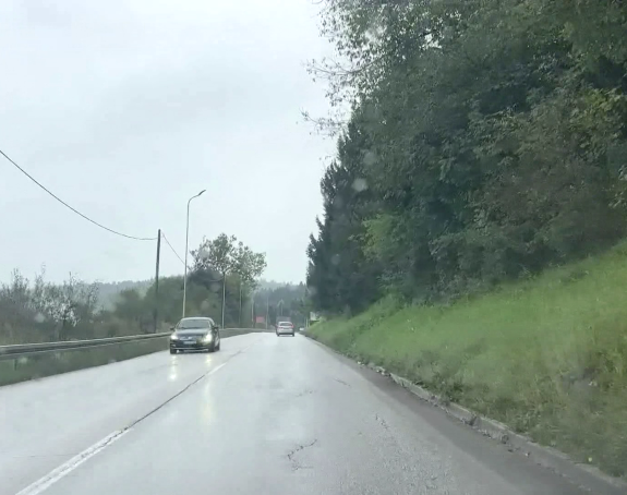 Oprez: Magla u kotlinama, učestali odroni kroz usjeke