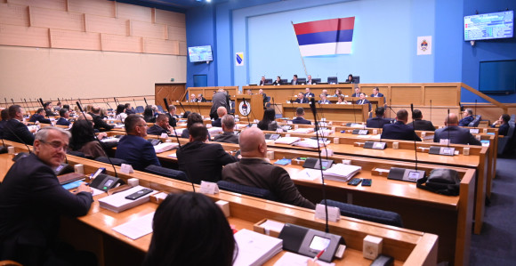 Poslanici Narodne skupšine o budžetu i setu zakona (UŽIVO)