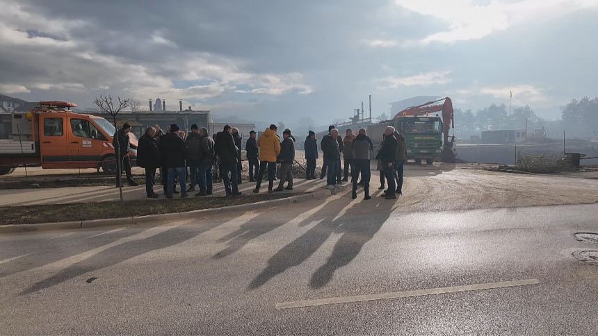 Prevareni radnici FAMOS-a traže neisplaćene plate (VIDEO)